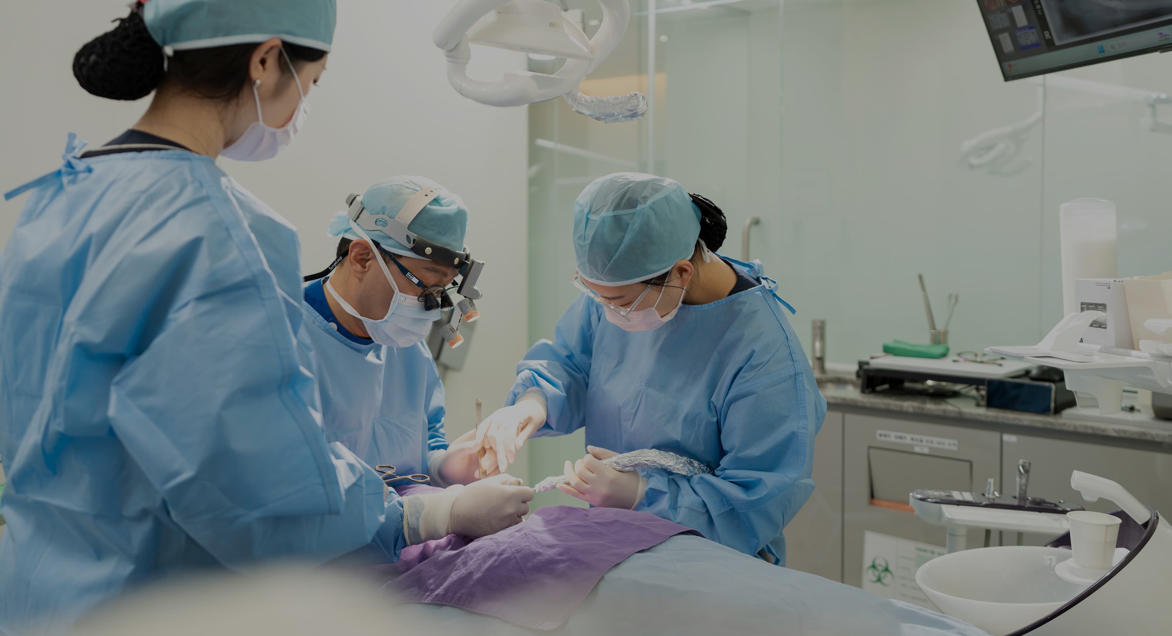 Complex implant surgery at Seoul Top Dental Hospital